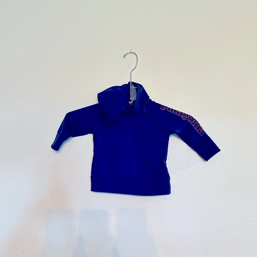 Infant Patagonia Long Sleeve with hood. 3-6 months.
